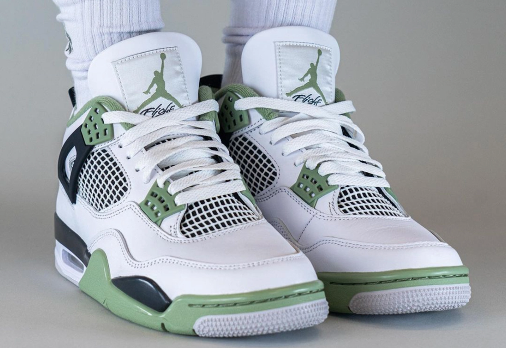 Кроссовки Air Jordan 4 Seafoam