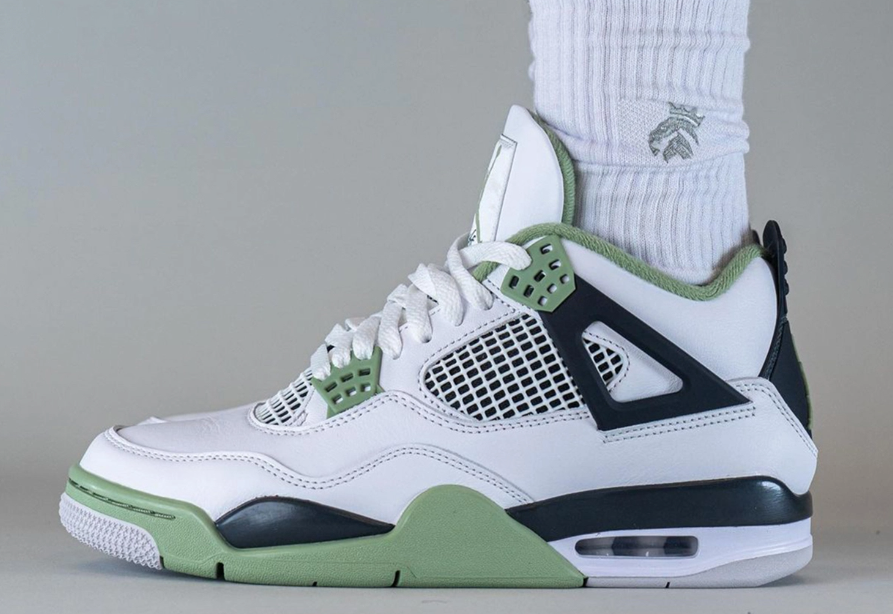 Кроссовки Air Jordan 4 Seafoam