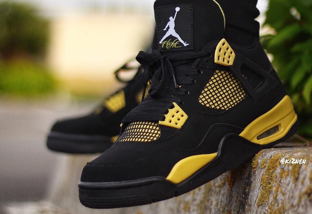 Кроссовки Nike Air Jordan 4 Thunder 2012