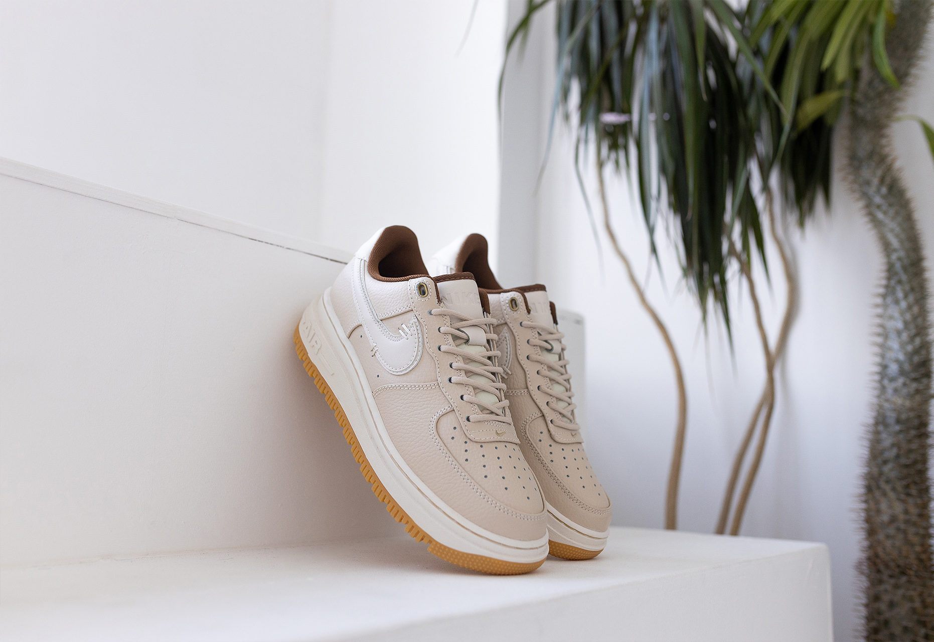 Кроссовки Nike Air Force 1 Luxe Pecan