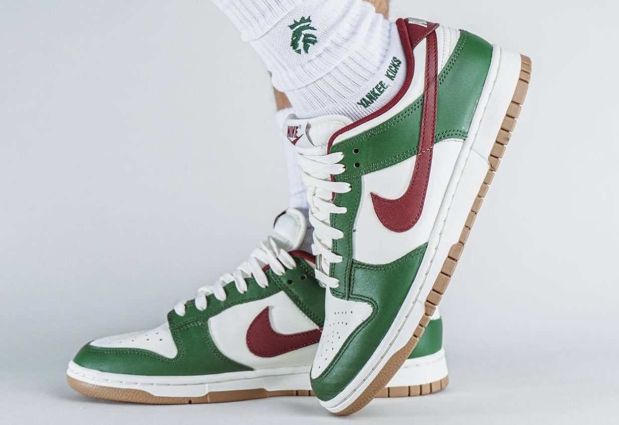 Кроссовки Nike Dunk Low Gorge Green Team Red