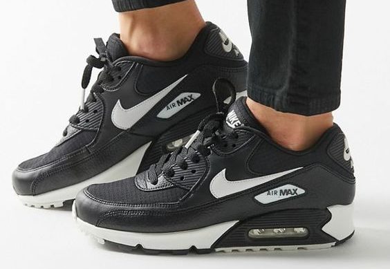 Кроссовки Nike Air Max 90 Essential Black White