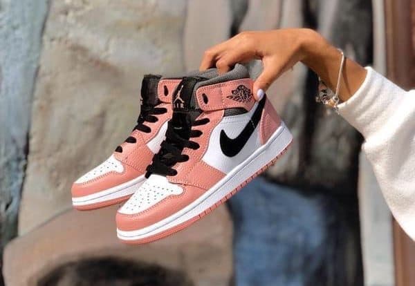 Кроссовки Air Jordan 1 Pink Quartz Розовые