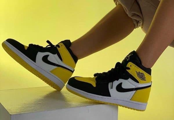 Кроссовки Air Jordan 1 Yellow Toe Жёлтые
