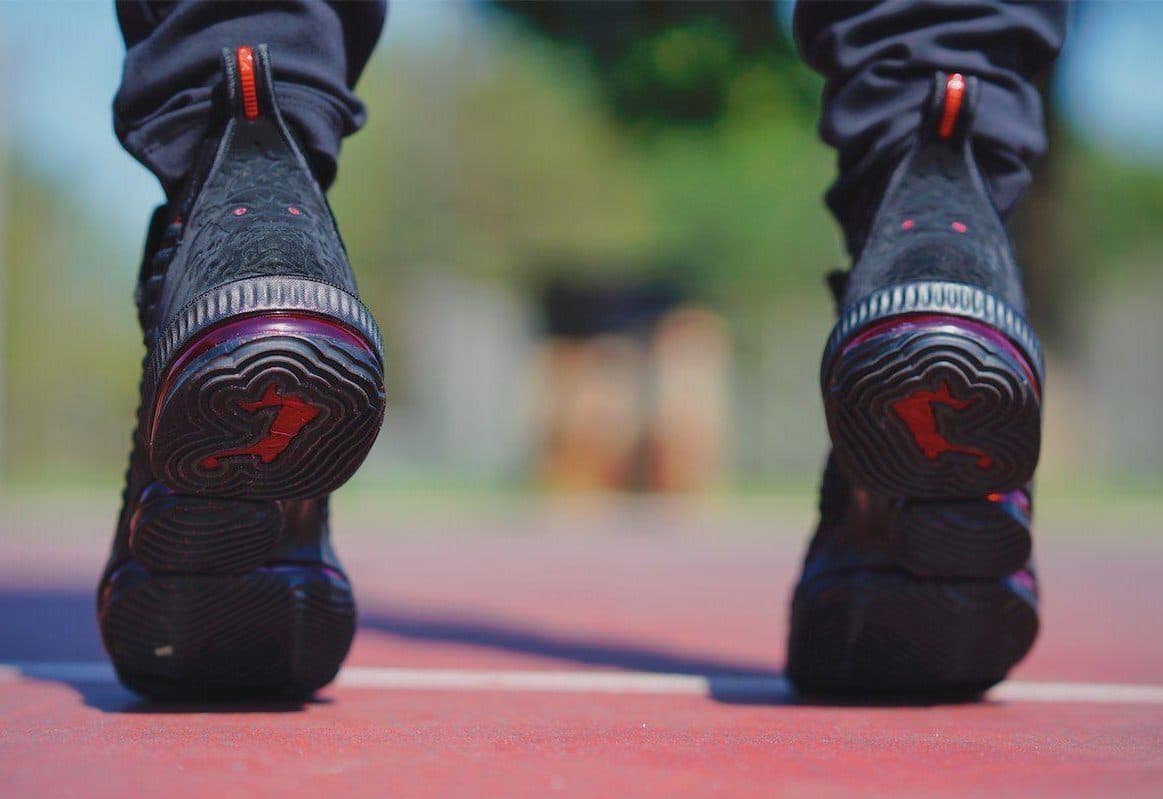 Кроссовки Nike LeBron 16 Fresh Bred Чёрные