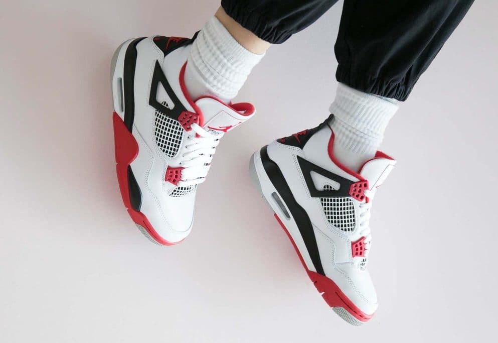 Кроссовки Air Jordan 4 Fire Red Белые