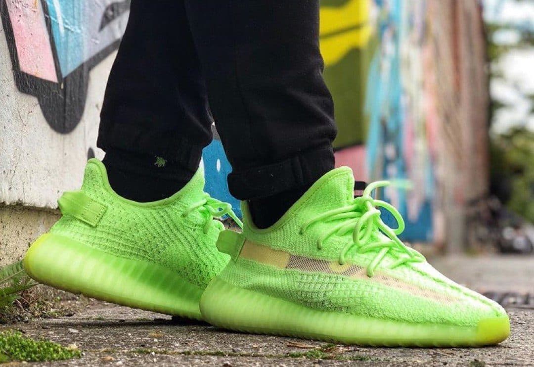 Кроссовки Adidas Yeezy Boost 350 v2 Glow Зелёные
