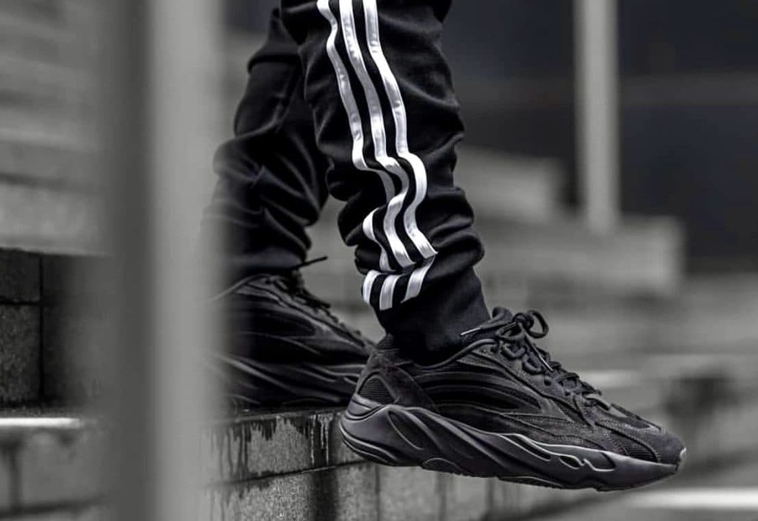 Кроссовки Adidas Yeezy Boost 700 v2 Vanta