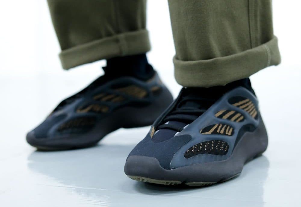 Кроссовки Adidas Yeezy 700 v3 Clay Brown