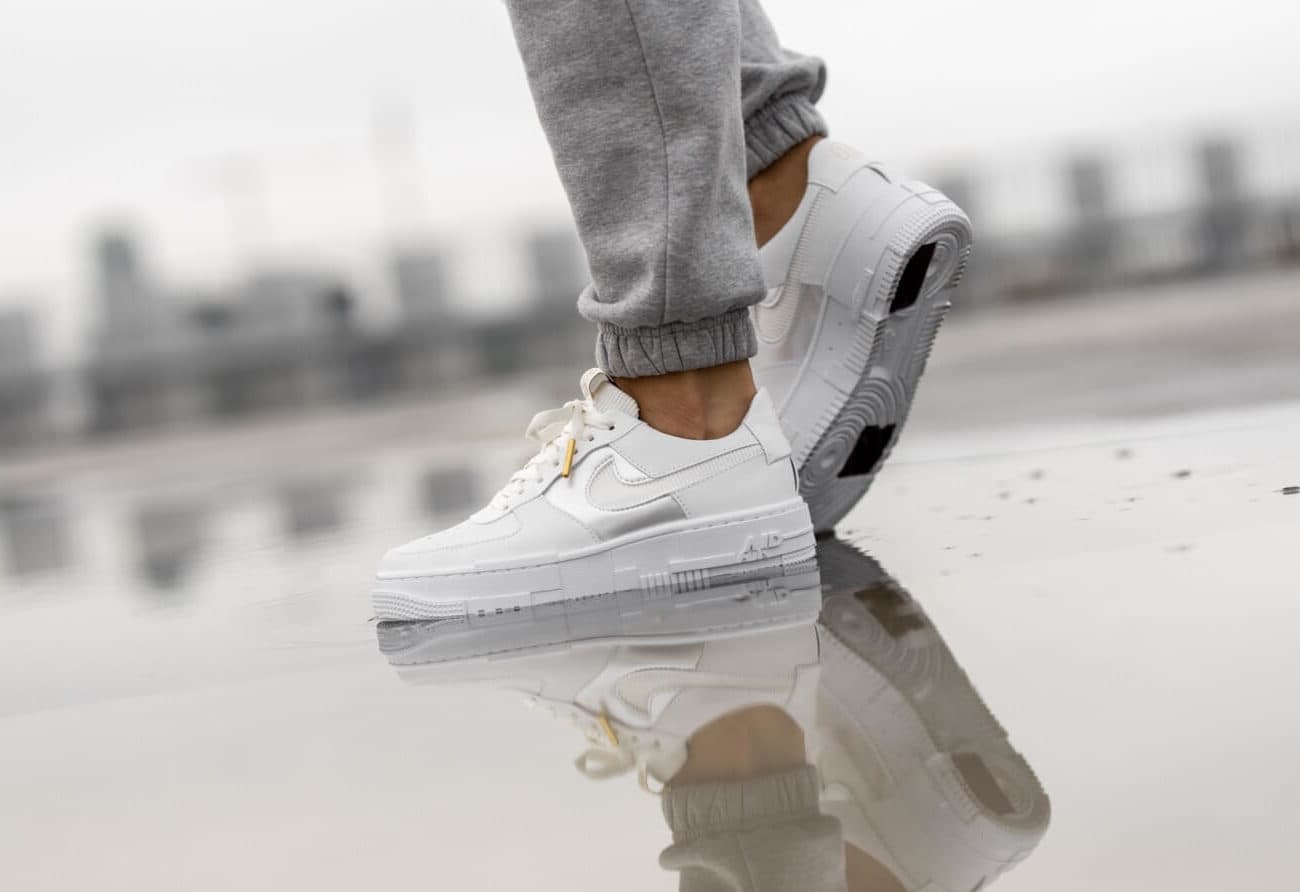 Кроссовки Nike Air Force 1 Pixel White Gold Chain Белые