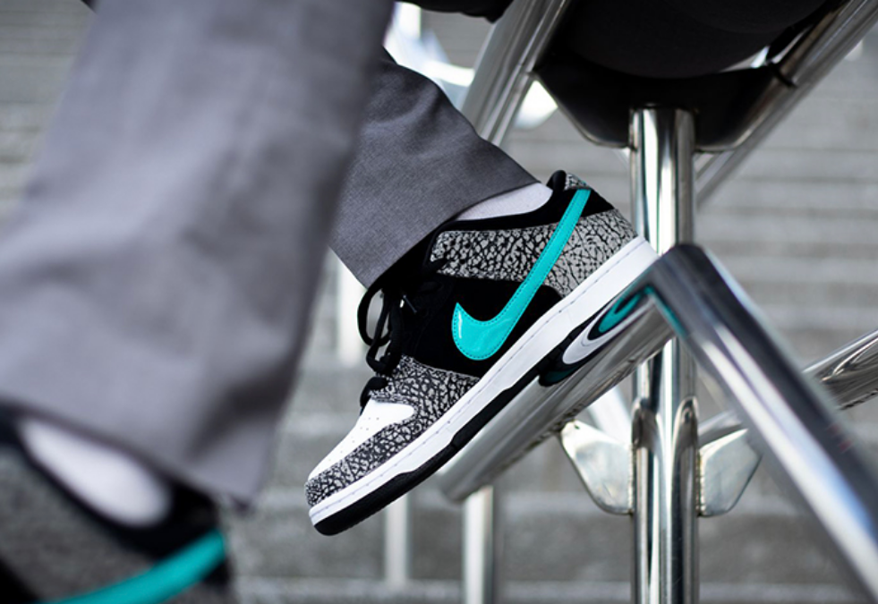 Кроссовки Nike SB Dunk Low Pro Atmos Elephant