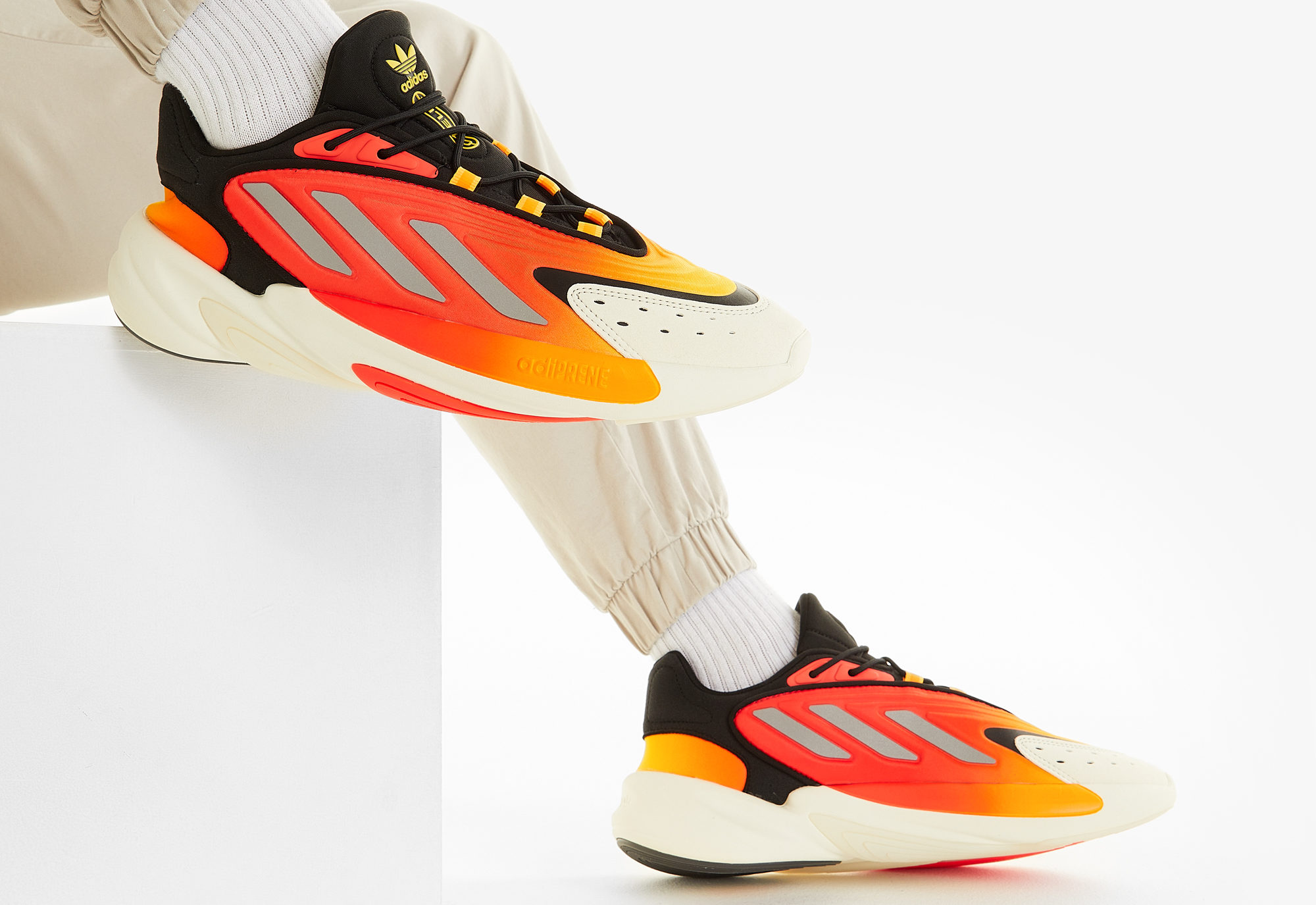 Кроссовки Adidas Ozelia Fiery