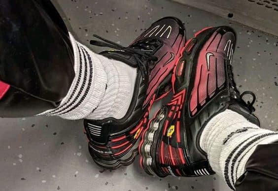 Кроссовки Nike Air Max Plus 3 Radiant Red