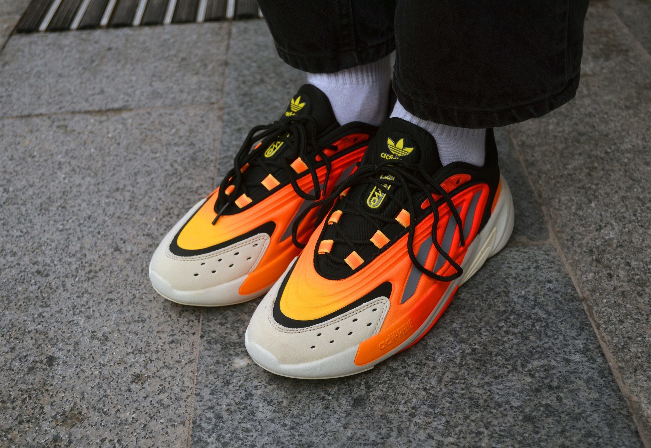 Кроссовки Adidas Ozelia Fiery