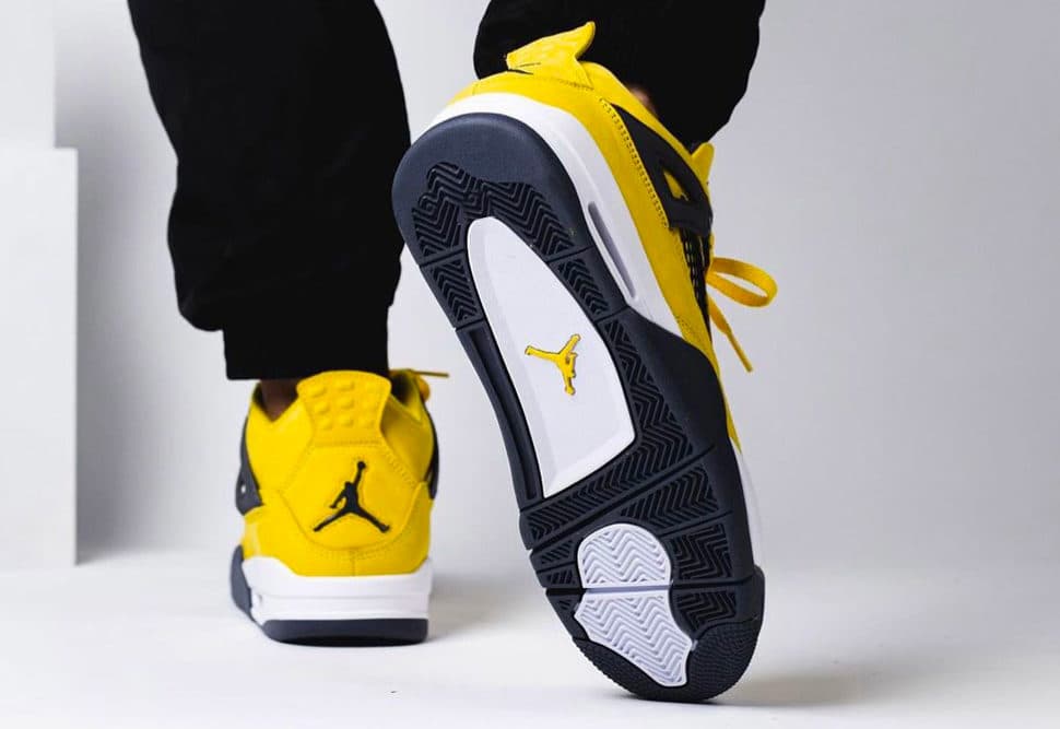 Кроссовки Nike Air Jordan 4 Lightning