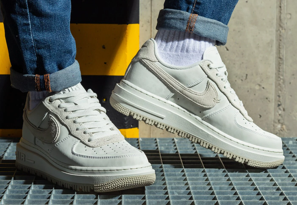 Кроссовки Nike Air Force 1 Luxe Triple White